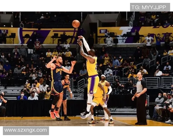 勇士与湖人精彩对决直播视频全程回顾与精彩瞬间分析